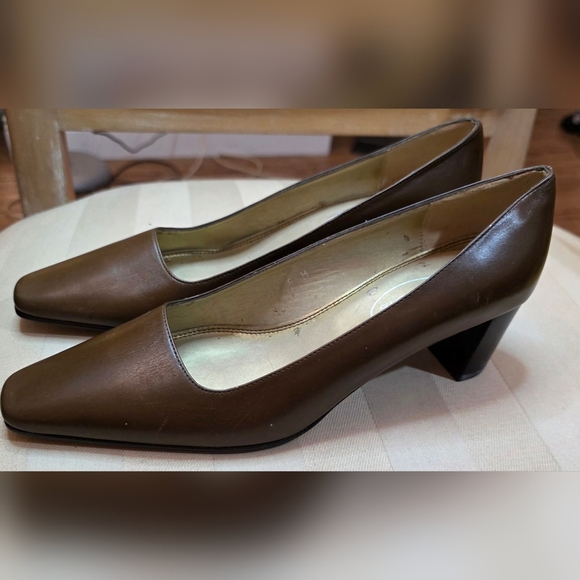 Talbots Shoes - TALBOTS | BROWN LEATHER PUMPS | SIZE 6.5 M